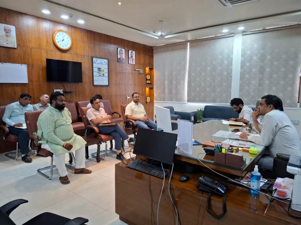 DC Rahul Narwal issues directives to accelerate sewerage and drain cleaning operations